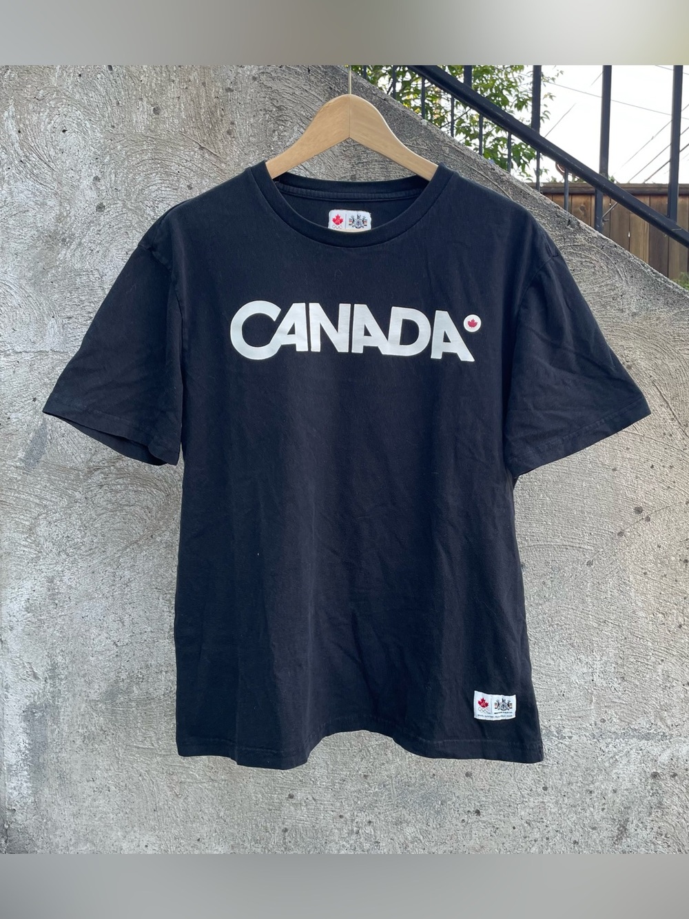 Hudson’s Bay Canada Olympic team spellout t shirt size medium